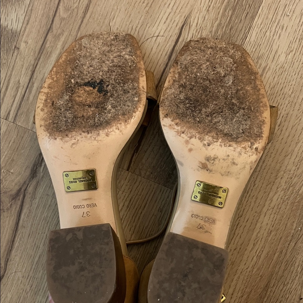 Michael Kors Brown Bow Sandals - Picture 3 of 3